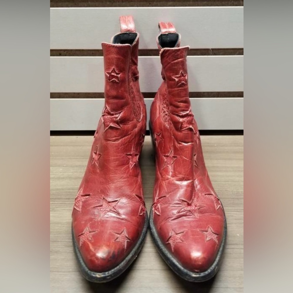 MEXICANA Red Star-Embellished Leather Ankle Boots.  Size 40 (9-9.5W)
